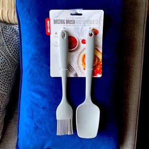 Basting Brush and Spatula set (NWT)